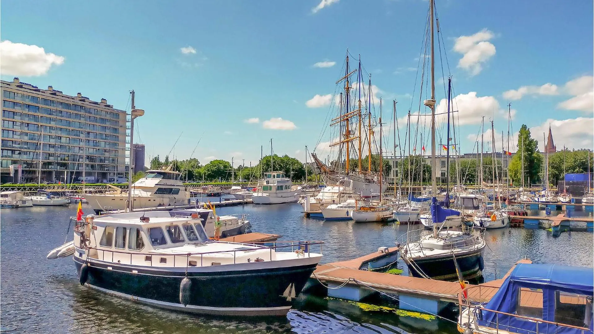 Residentie Crystal Apartment Ostend 0*,  Belgium